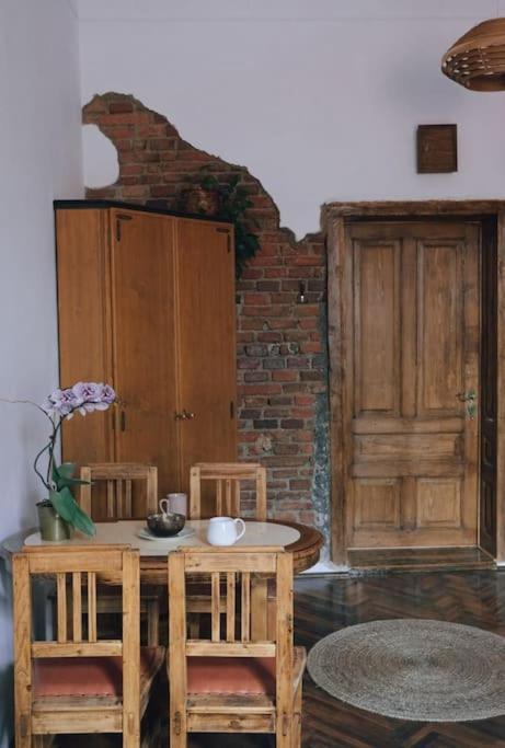 Vista Studio Brasov In The Heart Of The Old City Center Ngoại thất bức ảnh