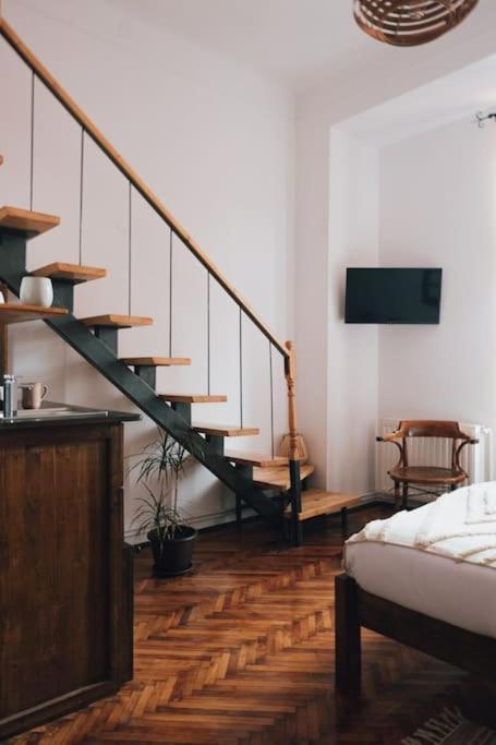 Vista Studio Brasov In The Heart Of The Old City Center Ngoại thất bức ảnh